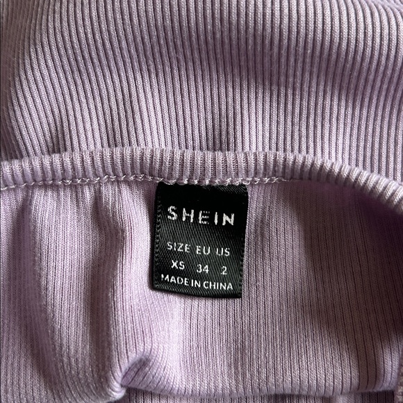 Lavender Ribbed Crop Top - Picture 3 of 3